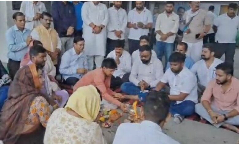 भाजपा सरकार की बुद्धि शुद्धि के लिये यज्ञ कार्यक्रम का आयोजन भाजपा सरकार की बुद्धि शुद्धि के लिये यज्ञ कार्यक्रम का आयोजन