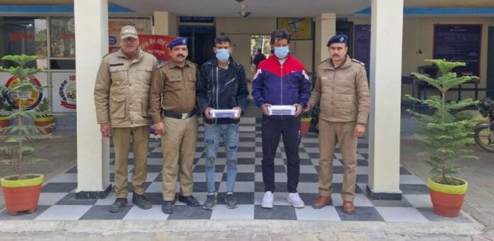 पिस्टल व कारतूस सहित दो बदमाश गिरफ्तार