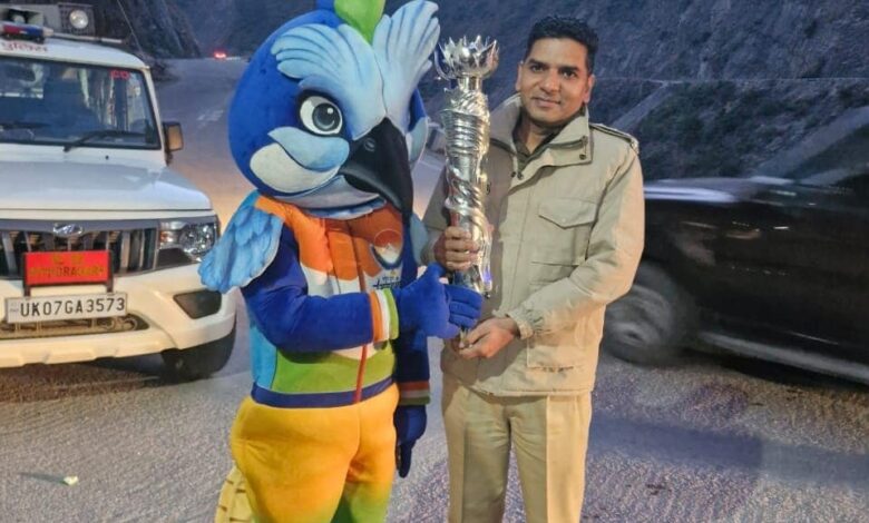 38वें राष्ट्रीय खेलों की मशाल पहुँची पिथौरागढ़ 38वें राष्ट्रीय खेलों की मशाल पहुँची पिथौरागढ़