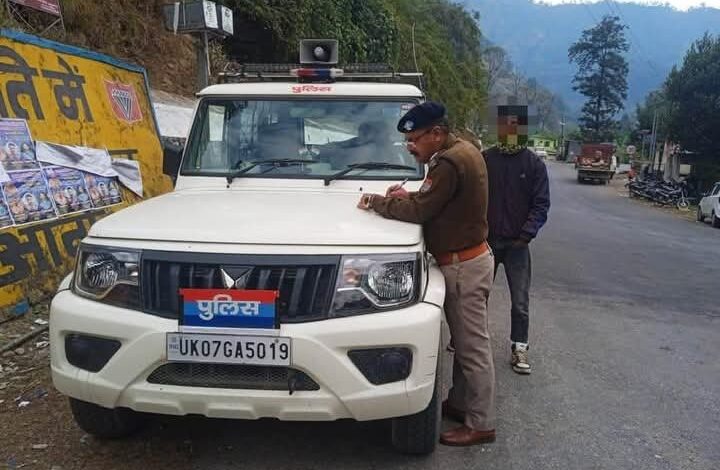 लडाई-झगडा करने वाले दो व्यक्तियो को कराई हवालात की सैर लडाई-झगडा करने वाले दो व्यक्तियो को कराई हवालात की सैर
